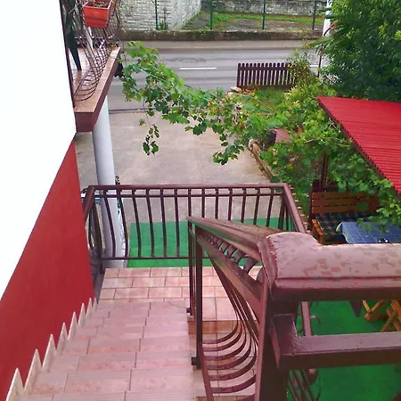 アパート Katarina ウマグ